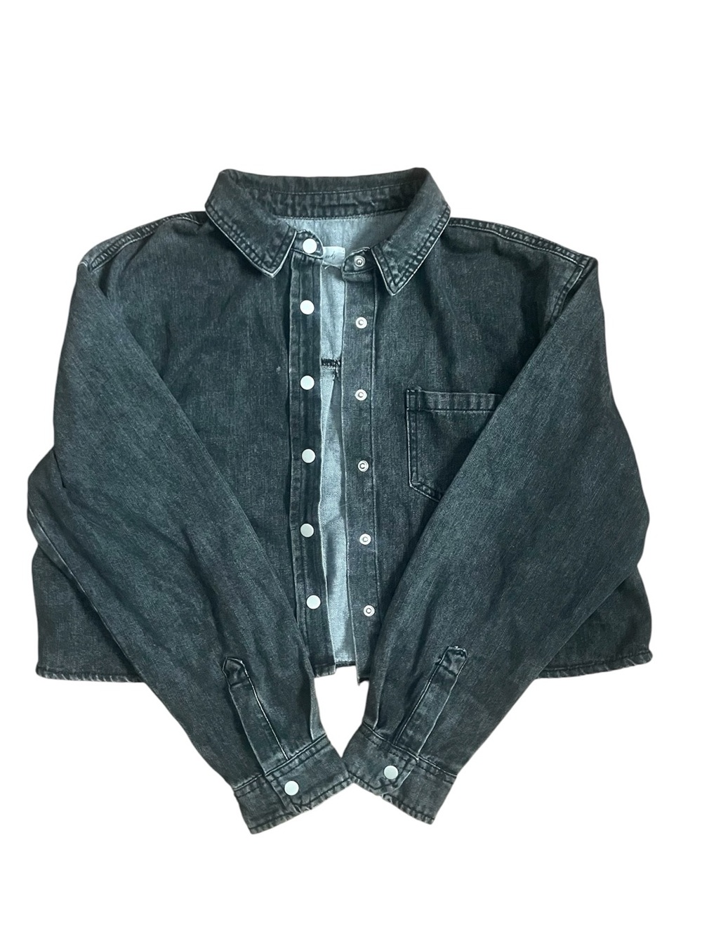 Weekends Everyday Cropped Denim Jacket Black Wash Shacket Size M 100% Cotton